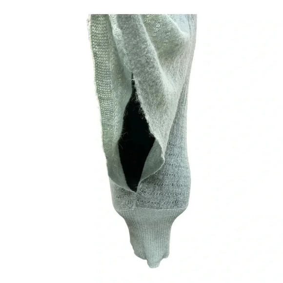 Women’s batwing sweater - Picture 3 of 6